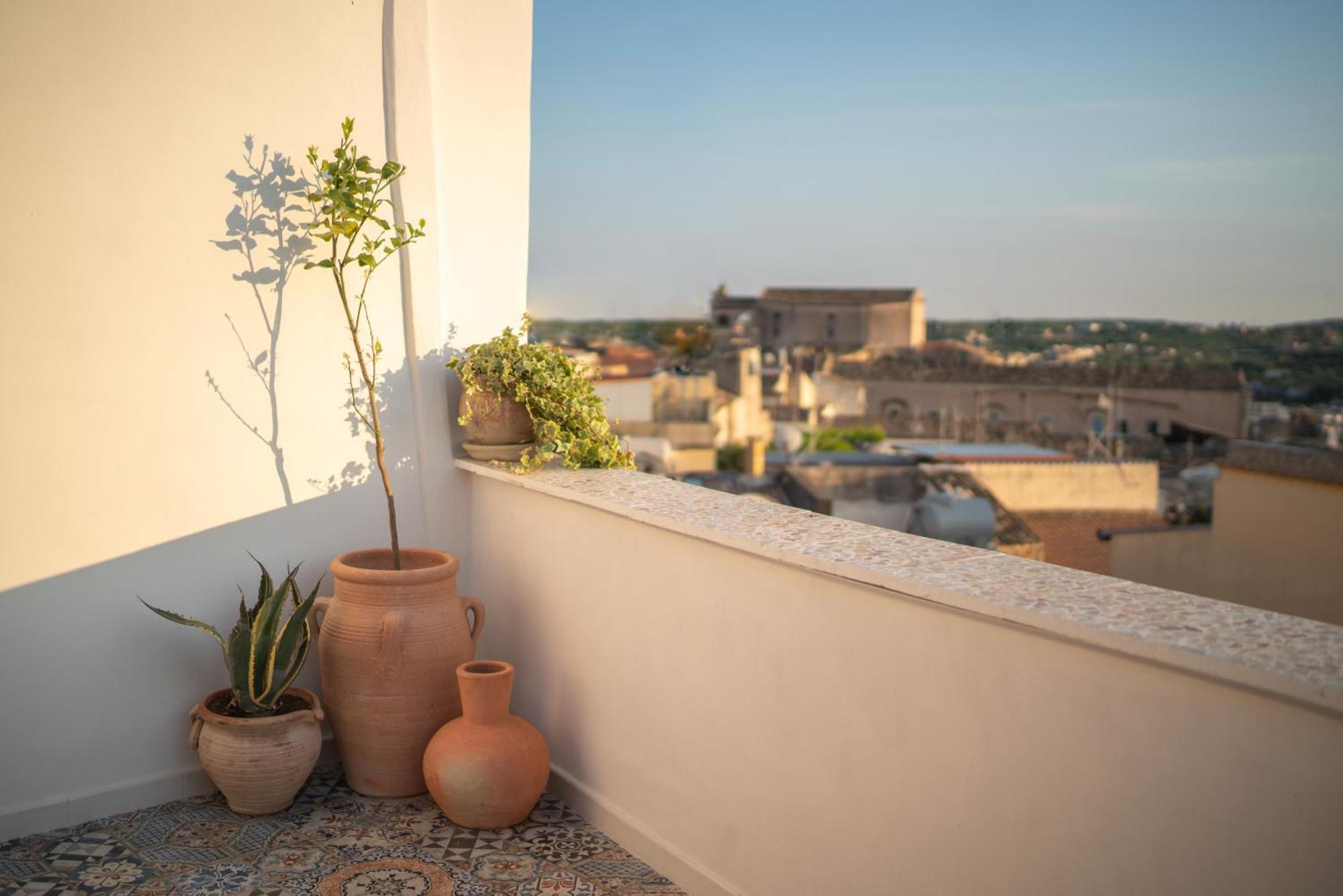 Apartamento Vico Larzio 6 "Terrazza Sul Vico" Noto Exterior foto
